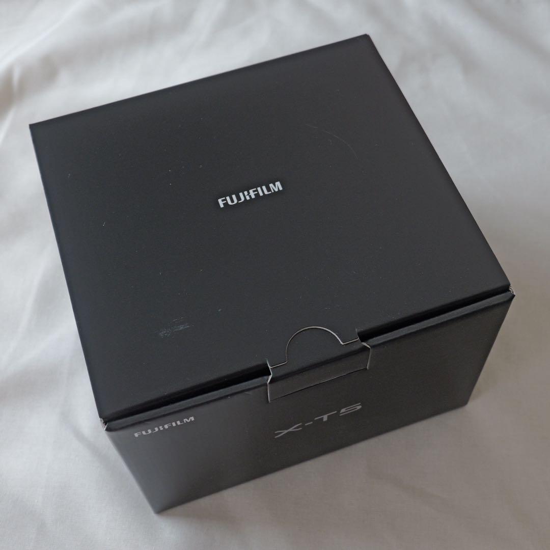 FUJIFILM (フジフイルム) X-T5 ボディ おまけ付き