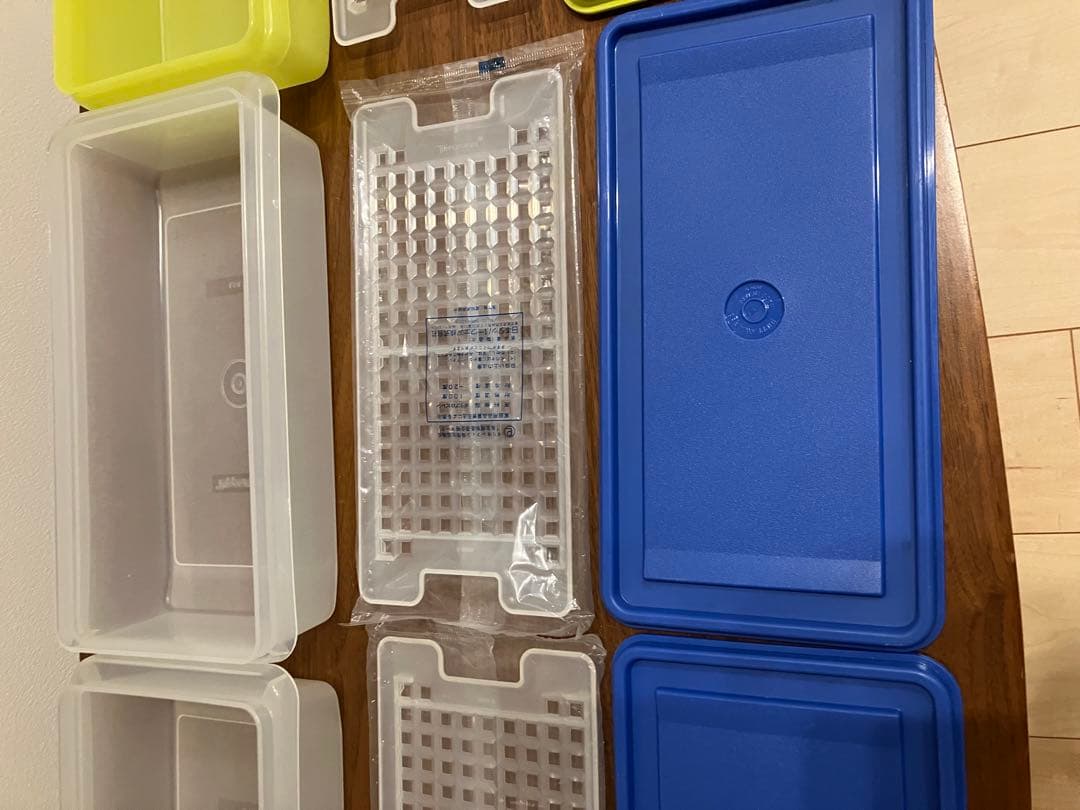 タッパーウェアSS 中３つ小１つ　すのこ付き