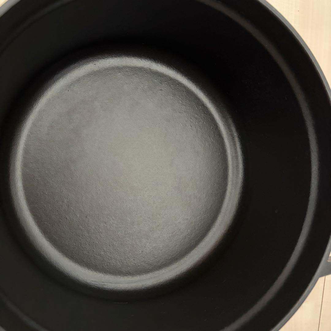 美品！ ストウブ【Staub】ピコ・ココット ラウンド 22cm 無水鍋