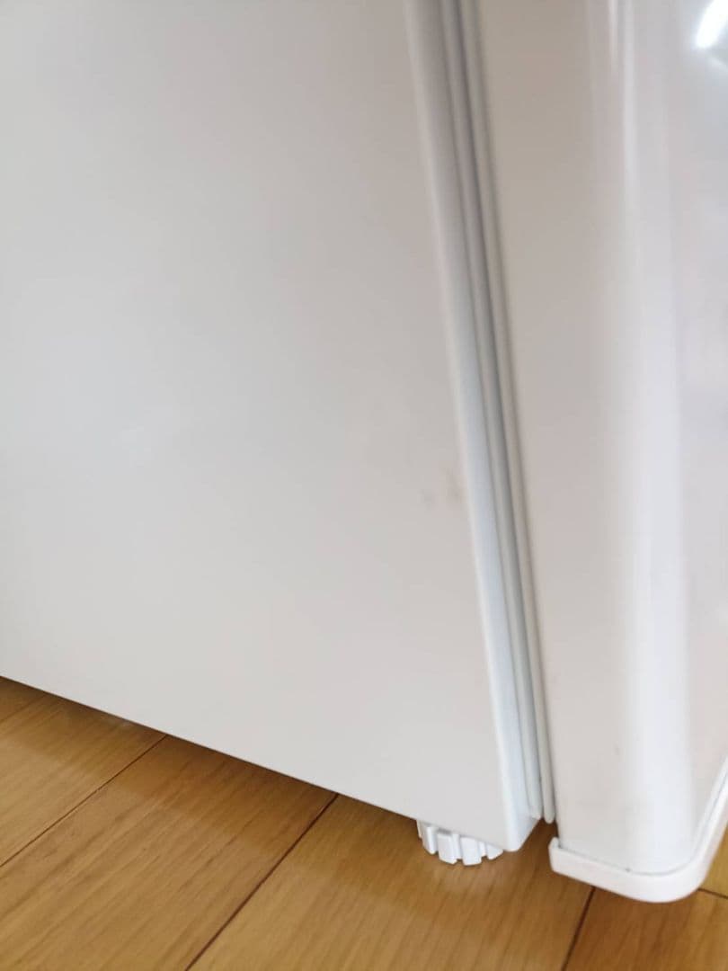 simplus 1ドア小型冷凍庫 SP-32LF1