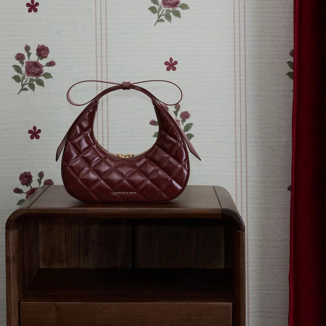 新品未使用✴︎完売品ジェイニー キルトボウハンドル クレセントバッグ -