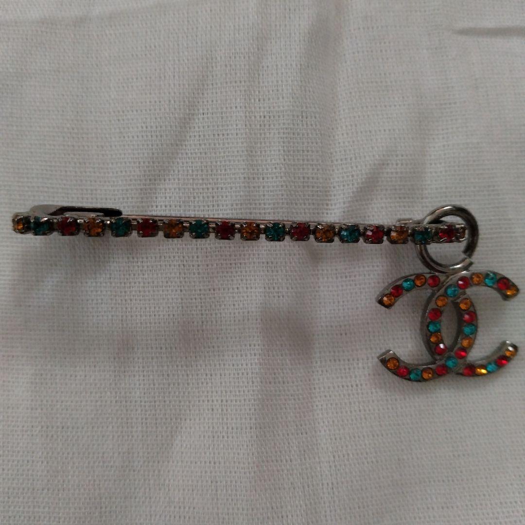 CHANEL CCロゴ ピンブローチ マルチカラー