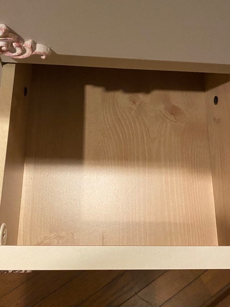 ホワイト チェスト♦️ピンクシルバー ロココ装飾♦️しっかりとした 隙間収納♦️送料込