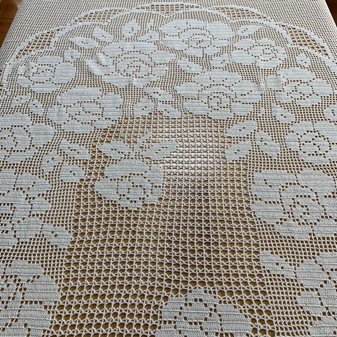 レース編み　大判長方形　テーブルセンター　　　ホワイト　☆234