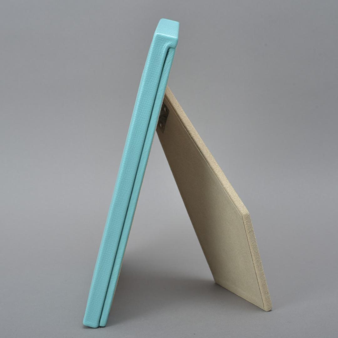 新品 TIFFANY&Co. ティファニー 写真たて フォトフレーム レザー調