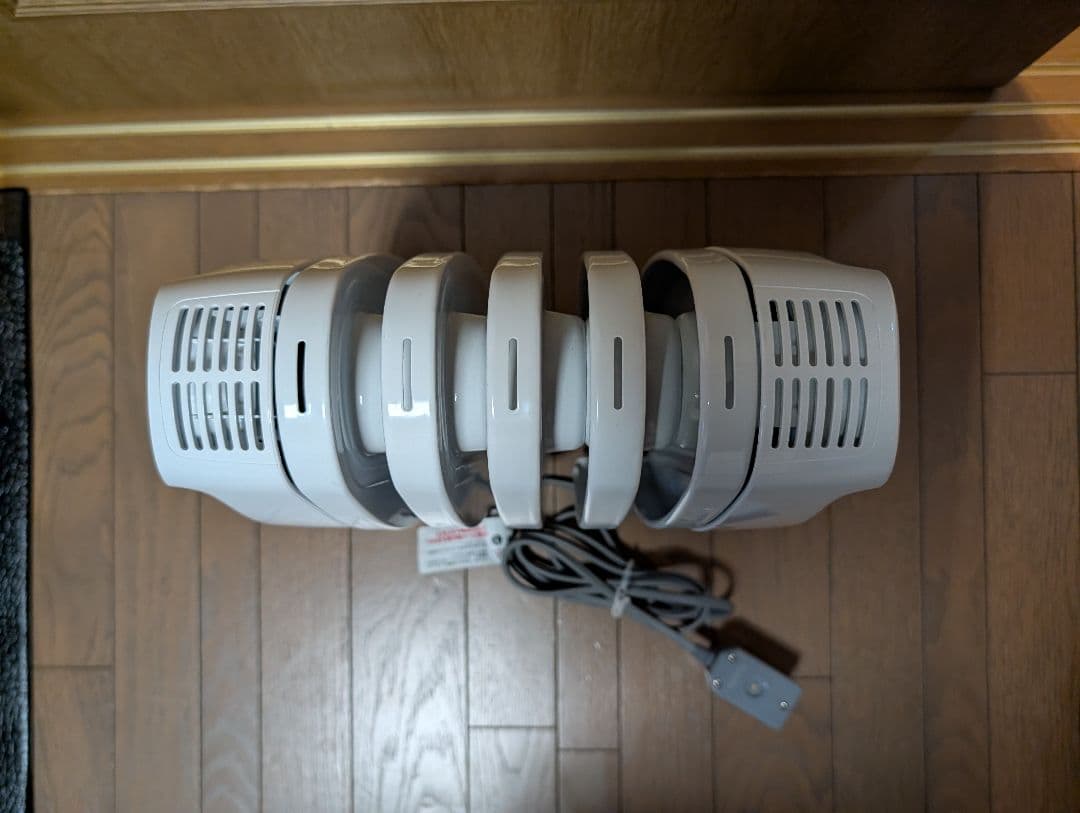 【送料無料】デロンギ　小型オイルヒーター NJ0505E ～3畳用