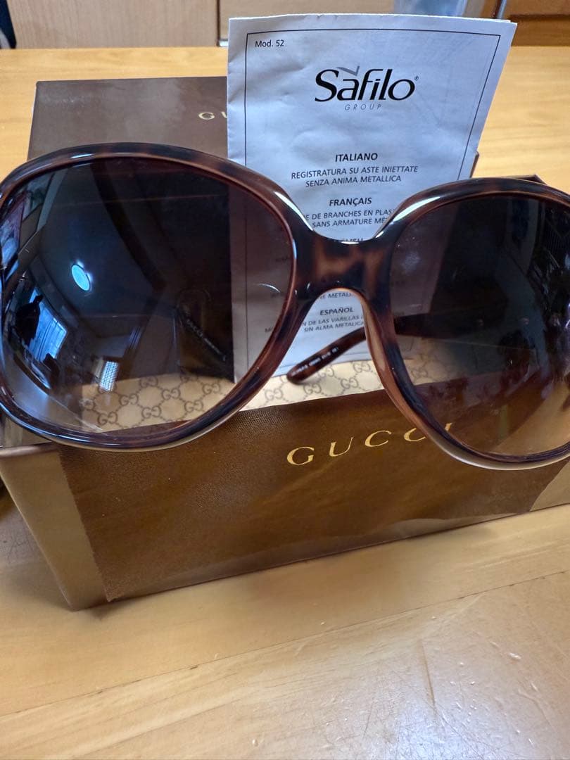 G UCC I サングラス　ケース付　2377