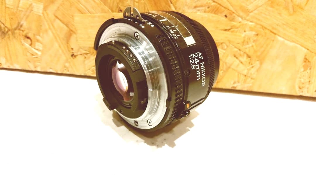 ニコン、24ミリ、AF,f2.8.NIKKOR.ツメ付き