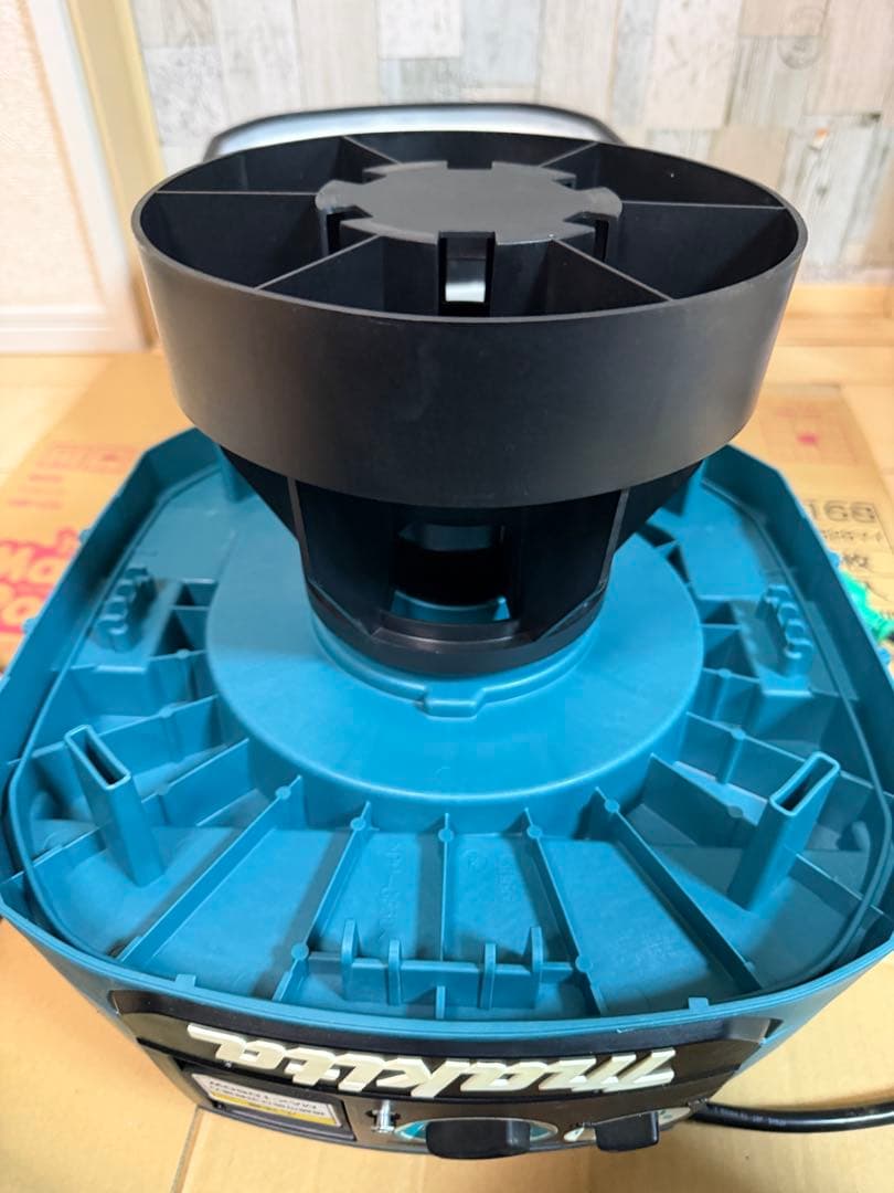 マキタ　集じん機　VC0820