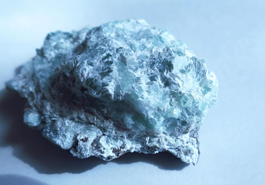 ターブッタイト ターブット石Tarbuttite 　蛍光鉱物　鉱物標本