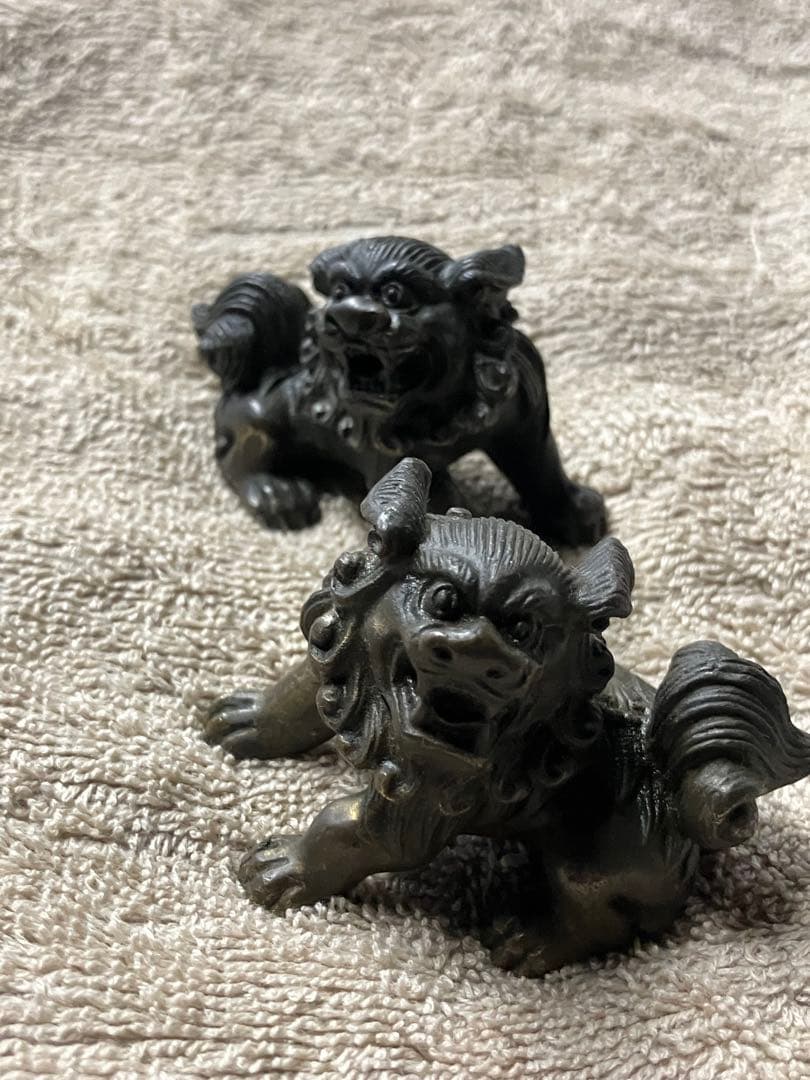 金属製 獅子像 木製台座付き　真鍮製