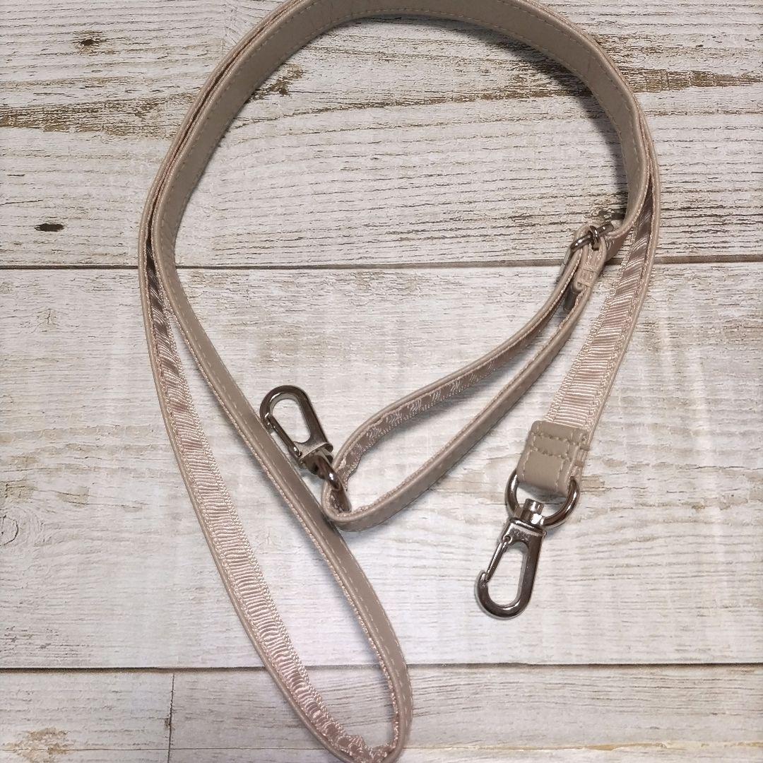 美品　ファミリア　ピオヌンナル　スマホショルダー　スマホポシェット　ショルダー