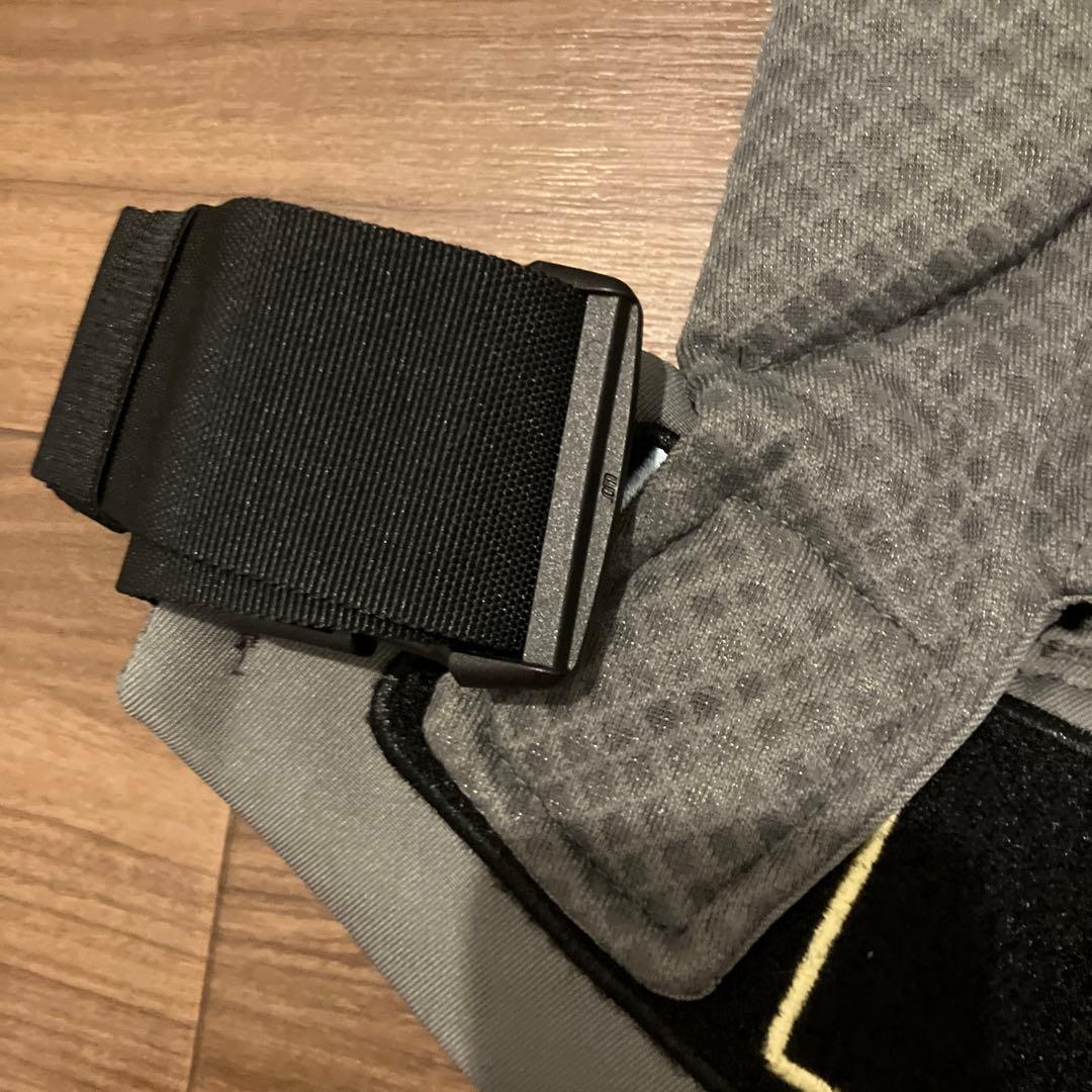 ergobaby 抱っこひも グレー