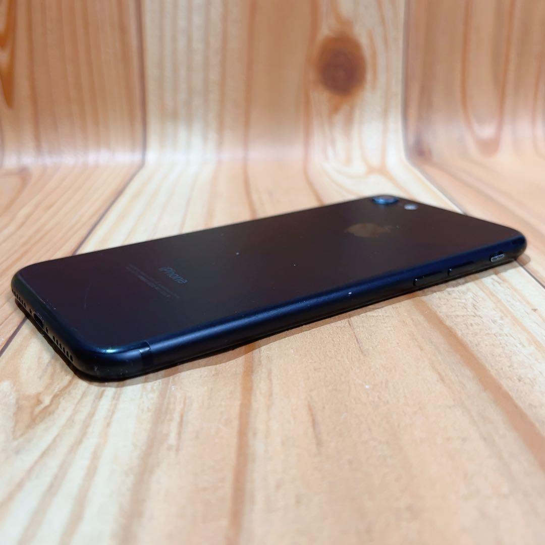 SIMフリー 本体 iPhone 7 32 GB ブラック 065 電池新品