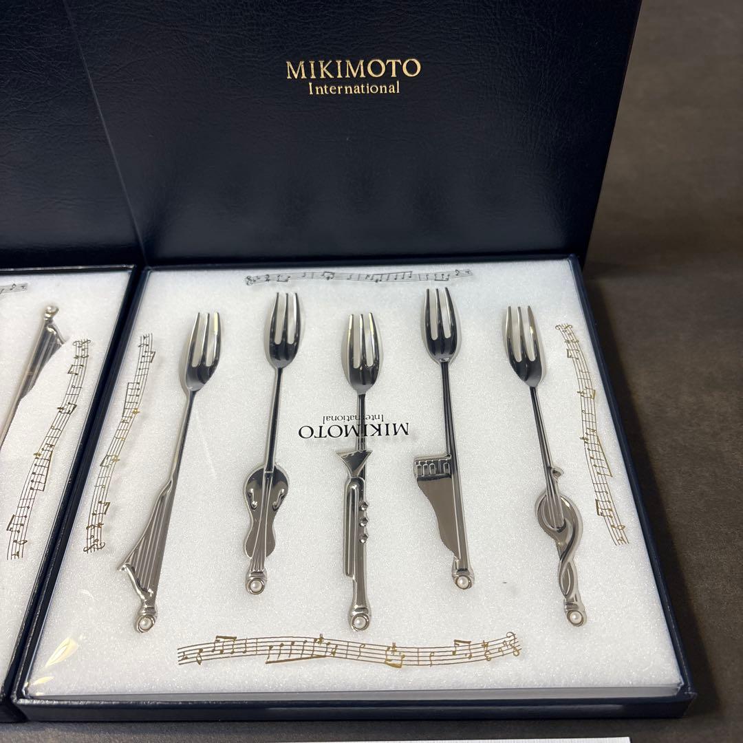 【新品】MIKIMOTO スプーン＆フォーク（楽器モチーフ・小粒真珠）