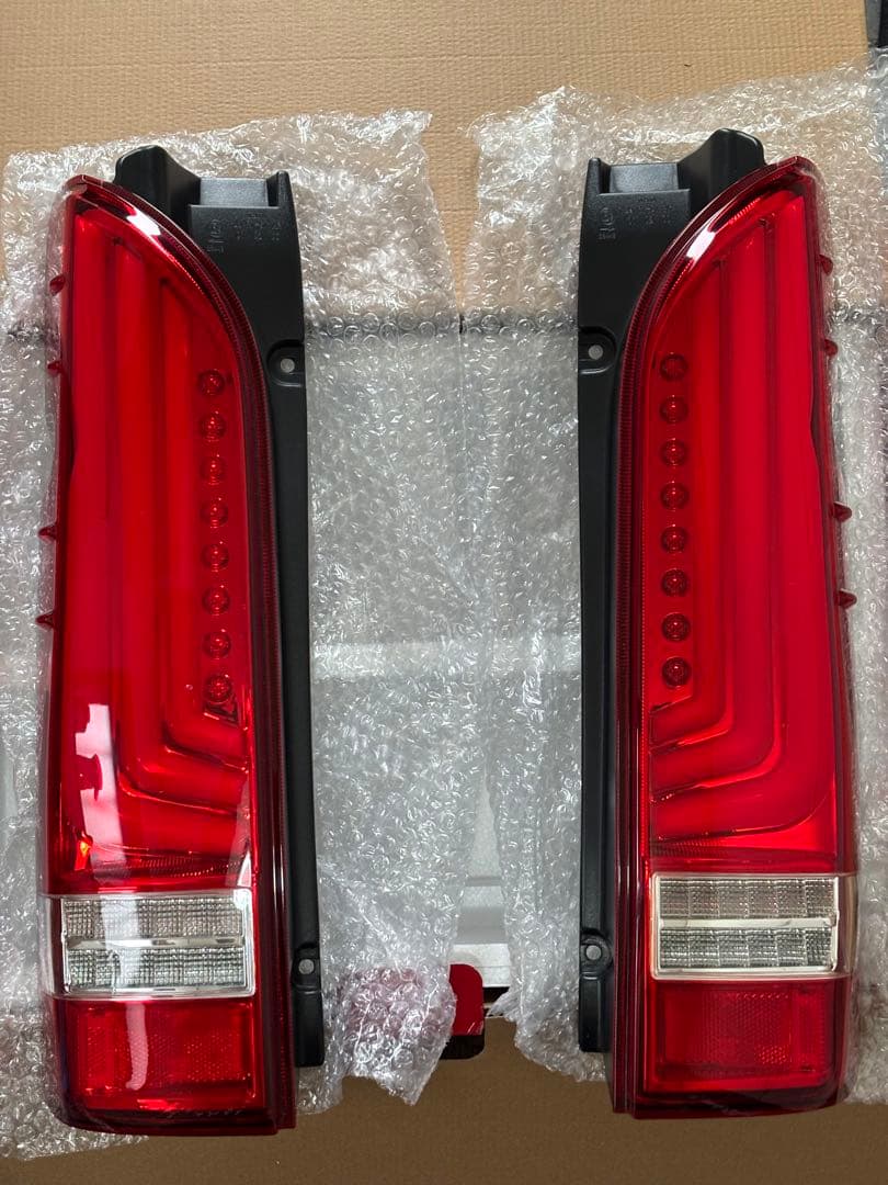 Valenti LEDテールランプ TYPE 3 ハイエース200系