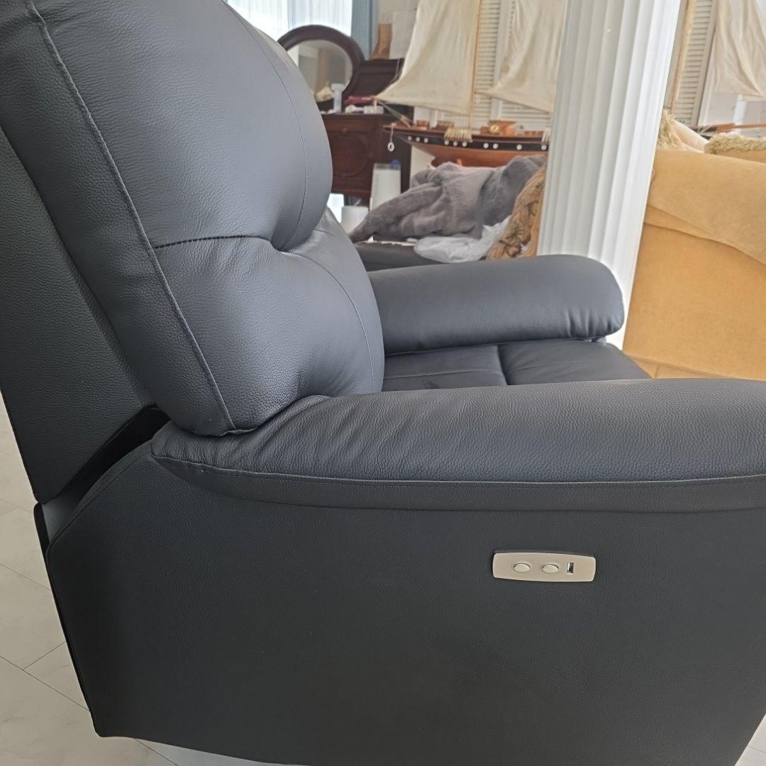 電動 黒いリクライニングソファ 直接引き取り可能