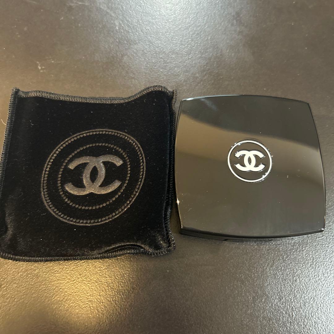 【新品未使用】CHANEL レキャトルオンブルブトン239