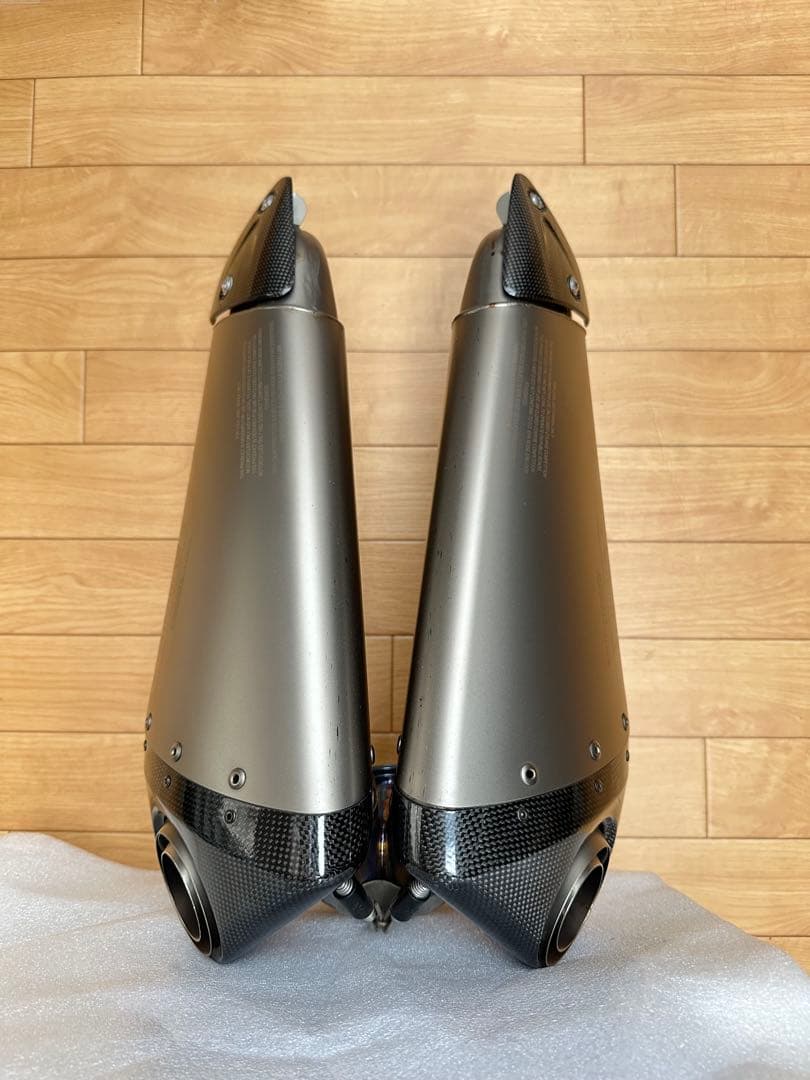 アクラポヴィッチ ドゥカティ パニガーレv2 2020年型