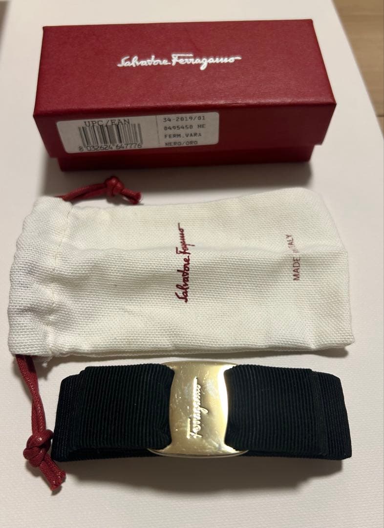 【美品】フェラガモ　バレッタ ゴールド金具