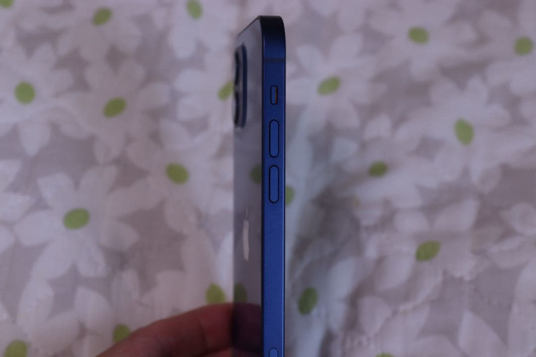 iPhone 12 64GB SIMフリー