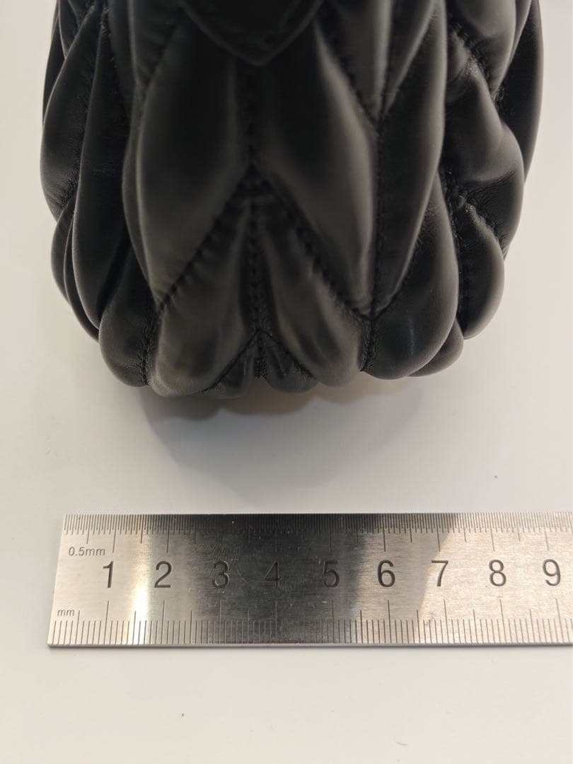 miumiu マットラム キルティング ハンドバッグ ブラック　美品