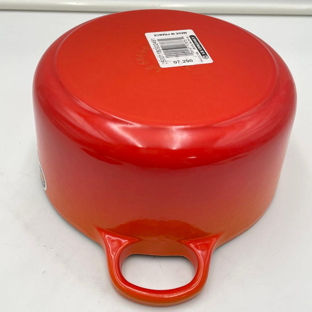 未使用　ル・クルーゼ ココット・ロンド 18cm オレンジ (ヴォルカニック)