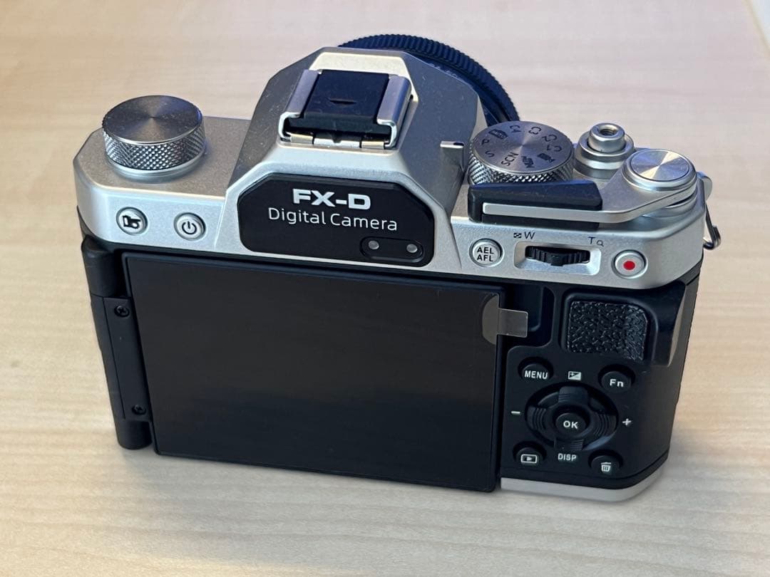 YASHICA FX-D300デジタルフィルムシミュレーションカメラ