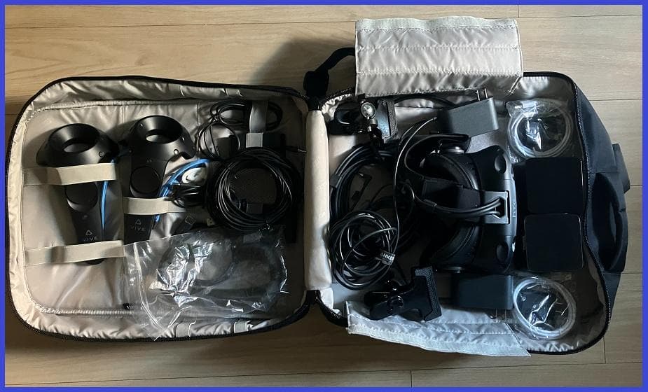 【初売り】HTC Vive VRヘッドセットとコントローラーセット　バッグ付き