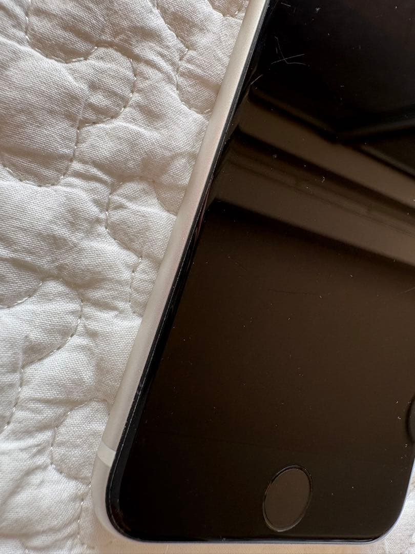 【中古】Apple iPhone SE (第3世代) 本体