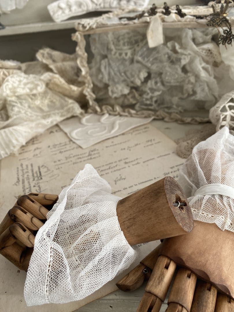 アンティークレース　フリル袖　ウッド　左手　木製　ジョイント　木