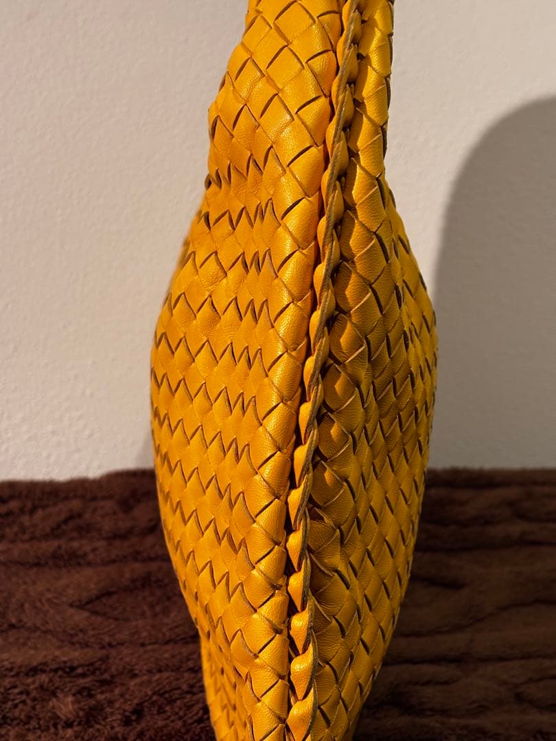 ボッテガヴェネタBOTTEGA VENETAイントレチャートショルダーバッグ