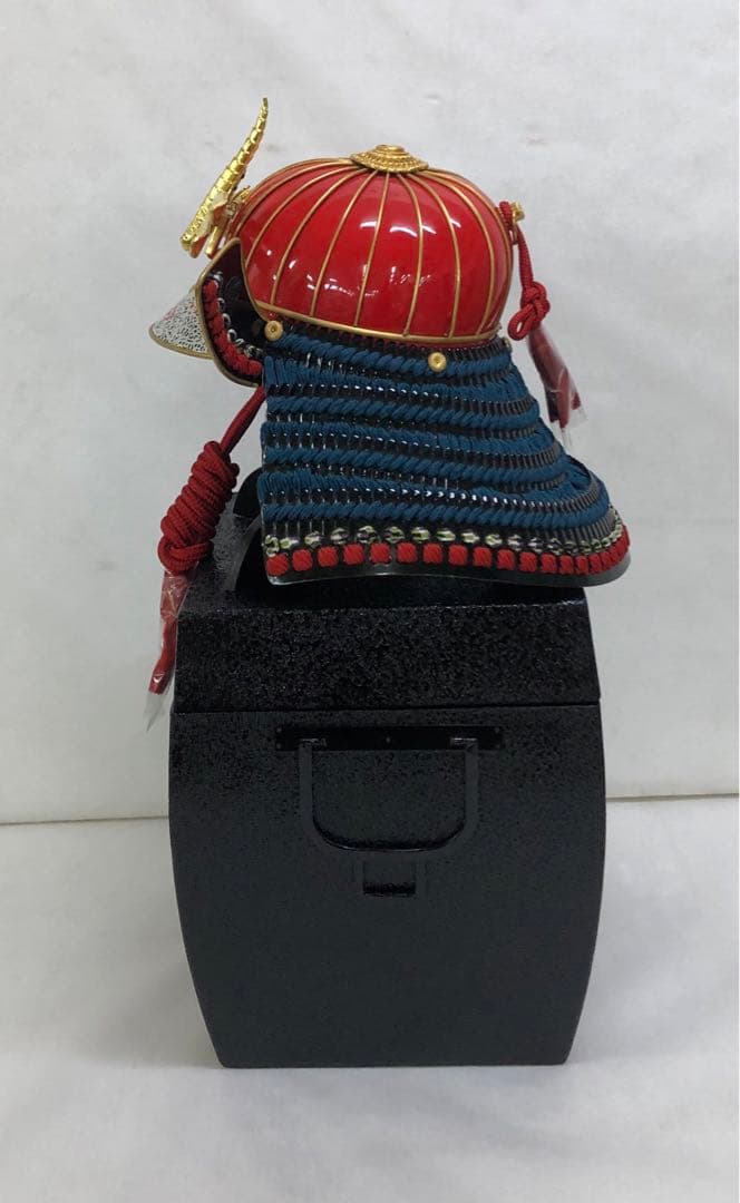 ニ武将samurai 赤備えトンボ　三日月兜　armor 五月人形