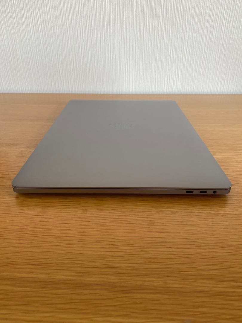 美品　MacBook Pro 2019 未使用に近い　MacBook本体