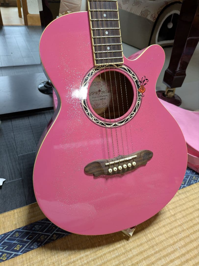 ジプシーローズ　Gypsy Rose ピンクアコースティックギター　ラメ入り
