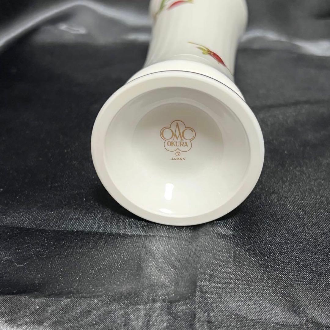 大倉陶園 バラの実 一輪挿し