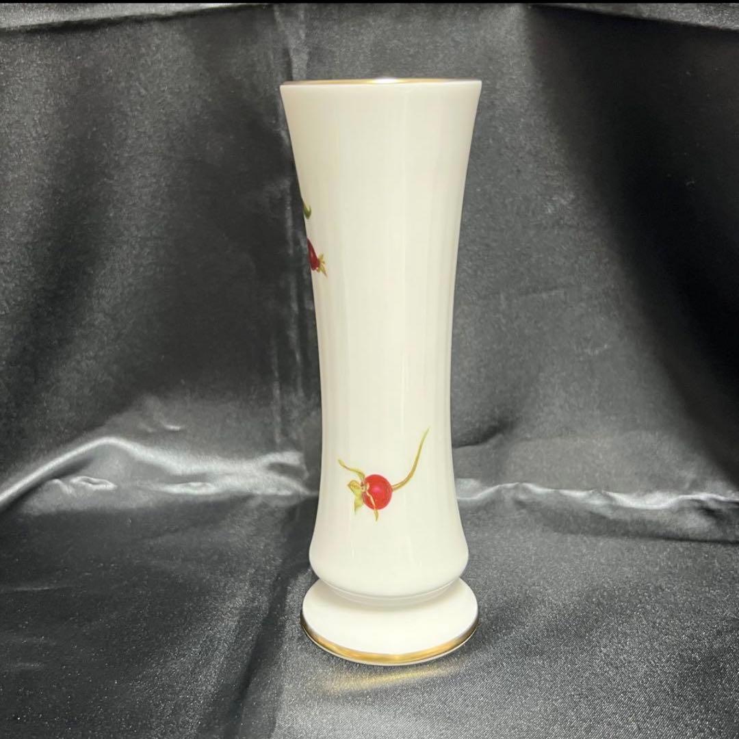 大倉陶園 バラの実 一輪挿し