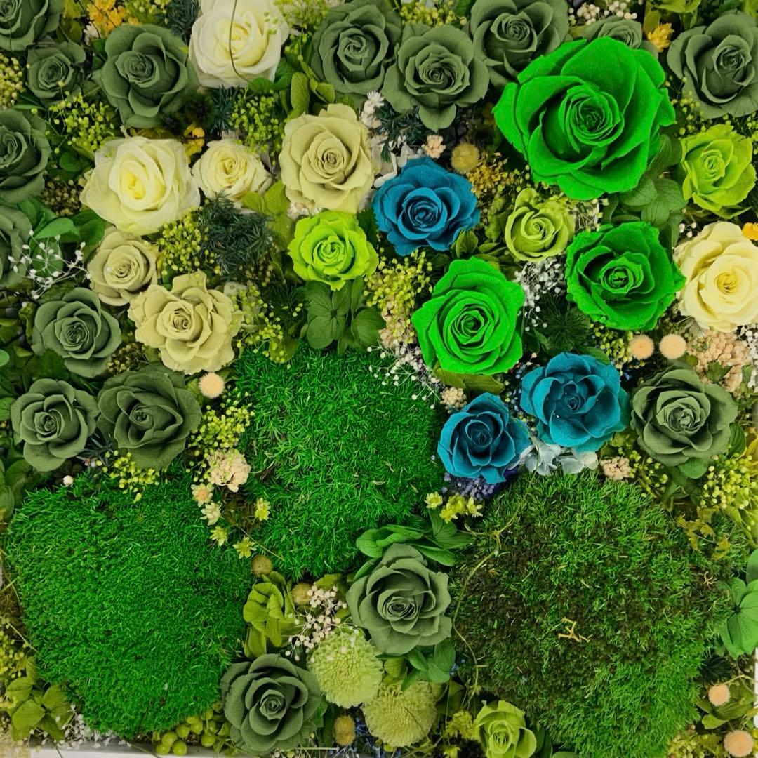 プリザーブドフラワーのフレームアレンジメント　魅惑の薔薇花庭の一隅で