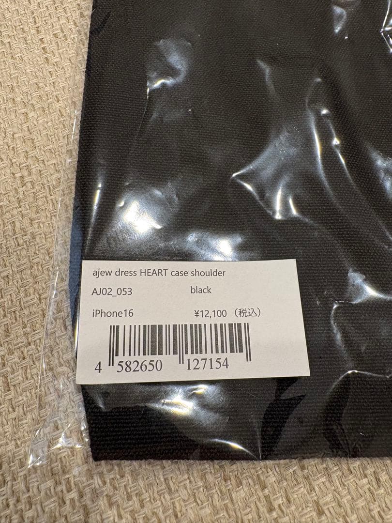 ajew ハート型 iPhone16ケース ブラック