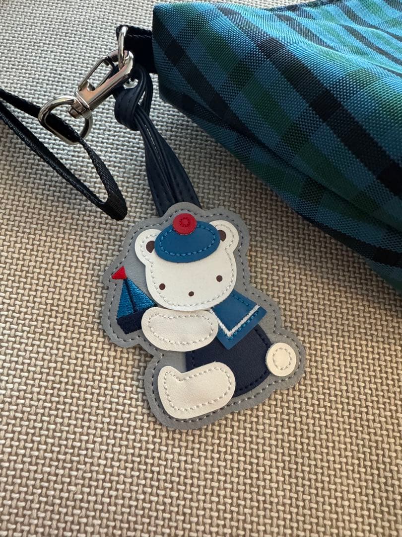 ファミリア　familiar 舟形ポシェット