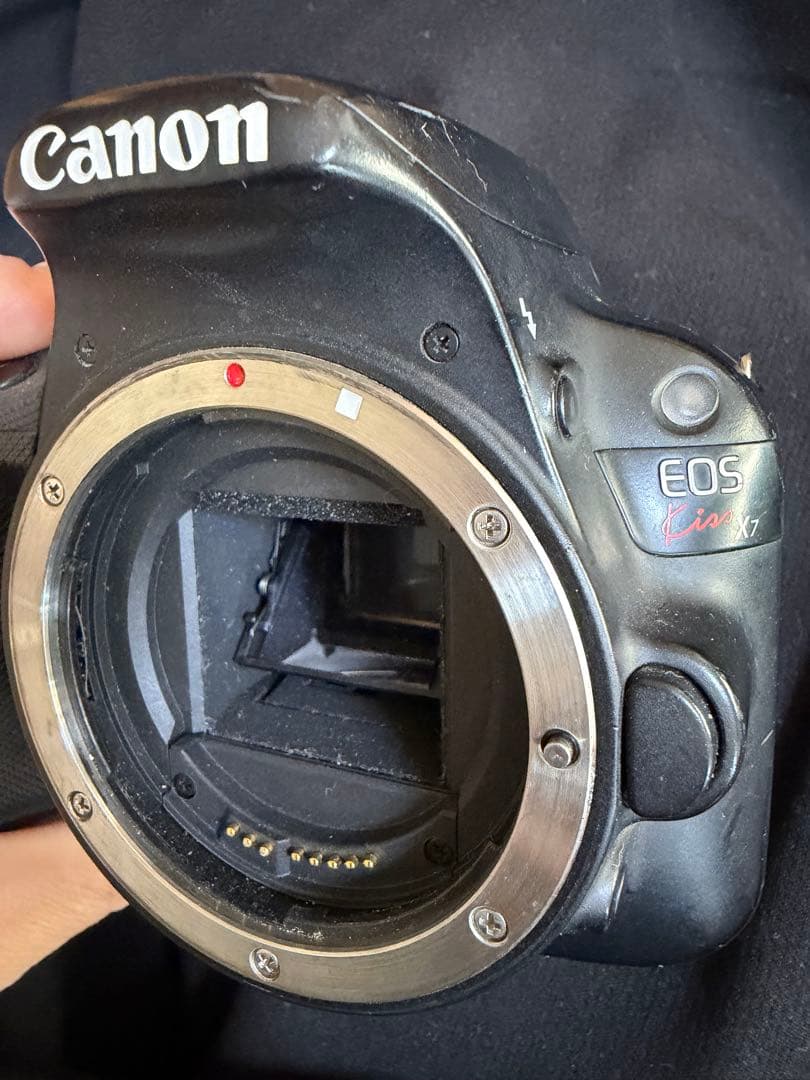 Canon EOS kiss x7 本体のみレンズ無バッテリー2個、充電器