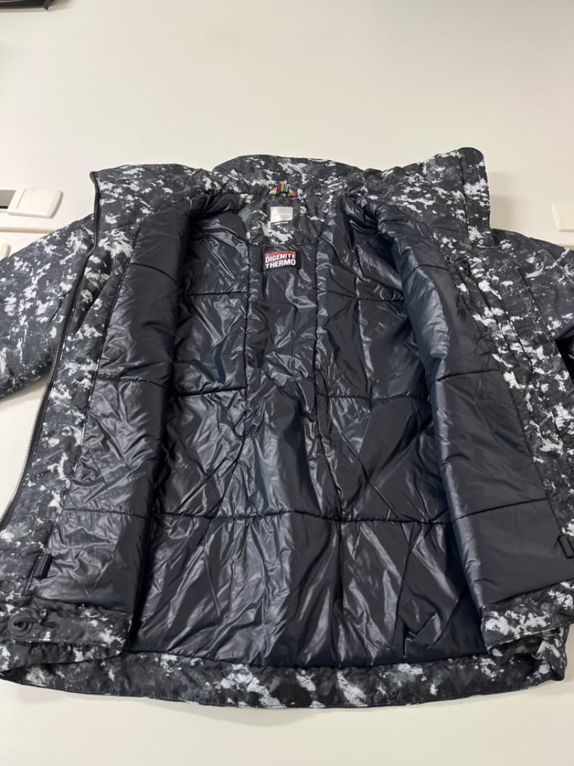 【新品】 phenix　スキーウェア　スノボウェア　レディース　Sサイズ　556