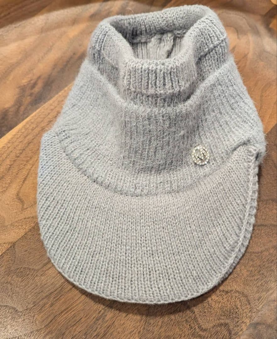 新品 グレー ニット帽 つば付き 黒 耳当て サンバイザー ゴルフ レディース