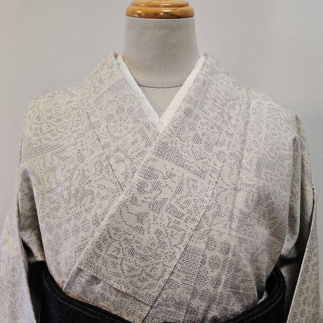 本真綿結城紬☆結城織物☆正絹☆結城紬☆仕付け付き☆薄いグレー地☆証紙あり