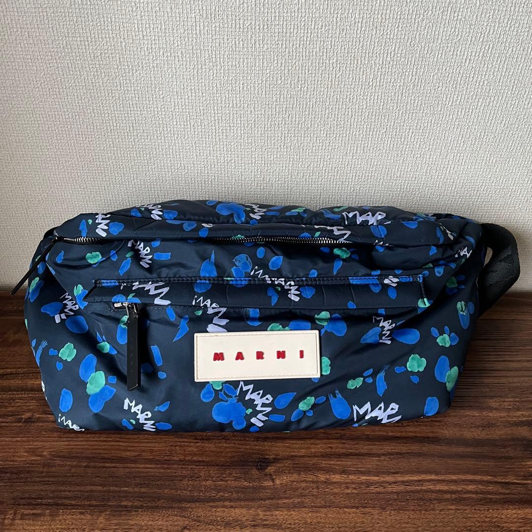 【美品！！】MARNIマルニ ボディバッグ ナイロン ブルー フラワー 花柄