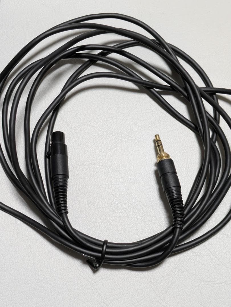 AKG K267 TIESTO 密閉型ヘッドホン(有線)、動作確認済