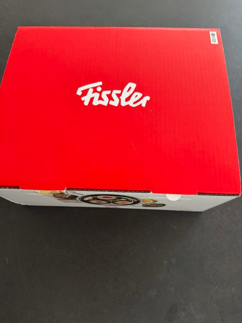 フィスラー　オリジナルプロフィコレクション　キャセロール24cm 新品未使用