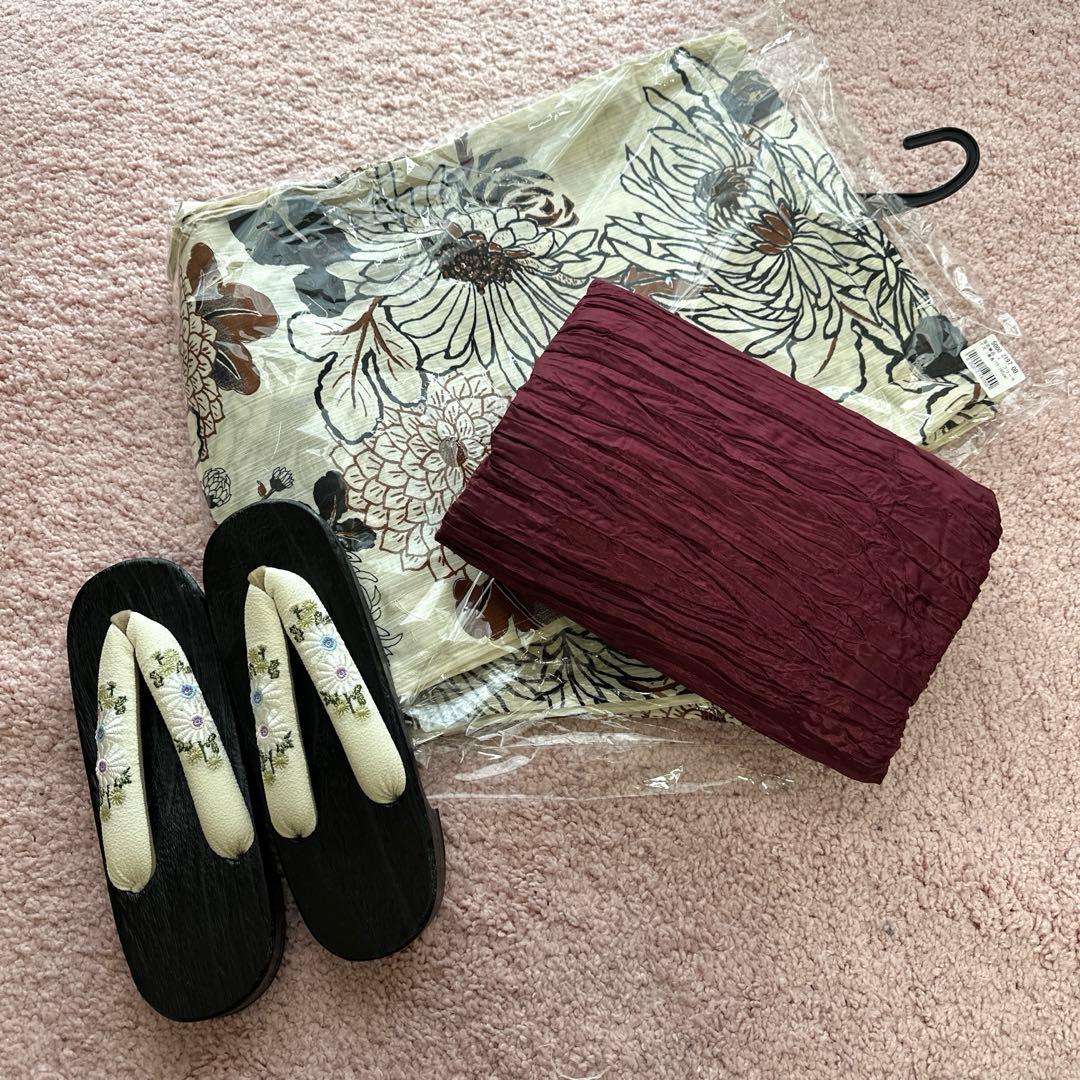 utatane オリジナルデザイン ベージュ　花柄浴衣・帯・下駄セット