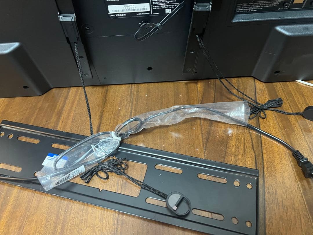 【美品】SHARP AQUOS 42V型 4Kテレビ 2023年製 画面割れ