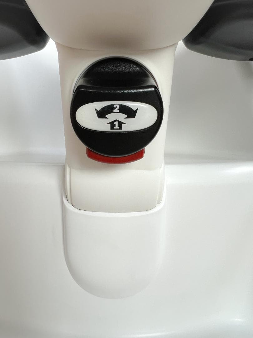 ベビービョルン ハイチェア　ホワイト　ハーネスなし